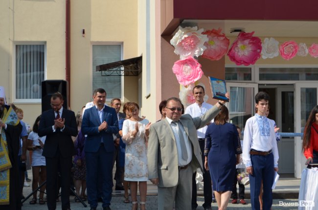 Під гаслом «Вперше»: луцька школа №27 відкрила свої двері. ФОТОРЕПОРТАЖ