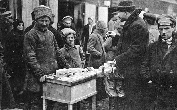 Як 100 років тому більшовики грабували склади в Луцьку