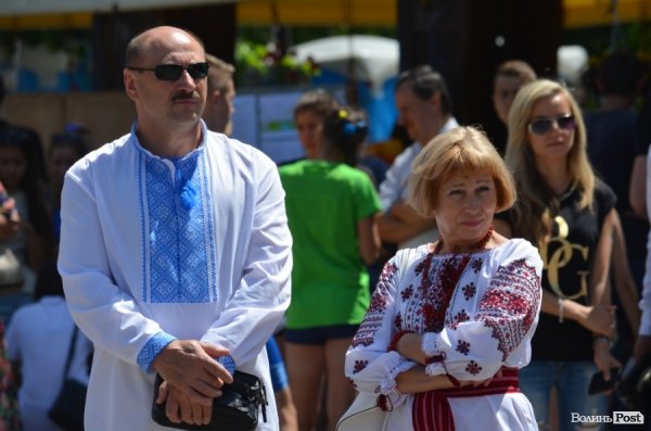 У Луцьку відзначили День молоді та День Конституції. ФОТО