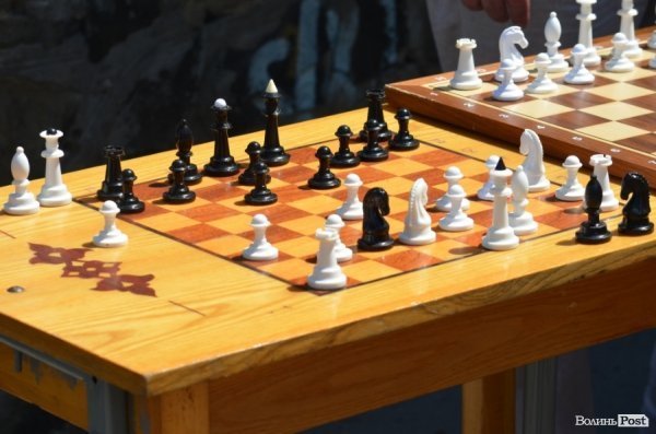 У Луцьку відзначили День молоді та День Конституції. ФОТО