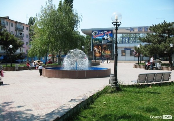 Іллічівськ. Центр міста. Кінотеатр «Нептун»