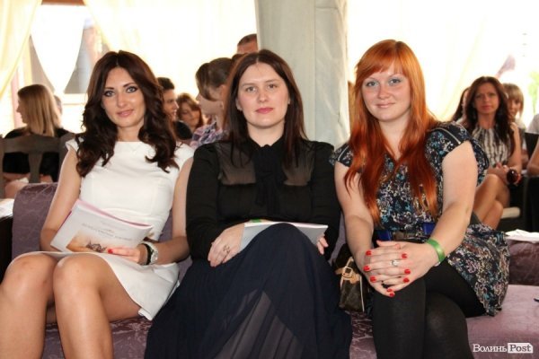 Довгоногі красуні, купальники, сукні: День моди в Луцьку. ФОТО