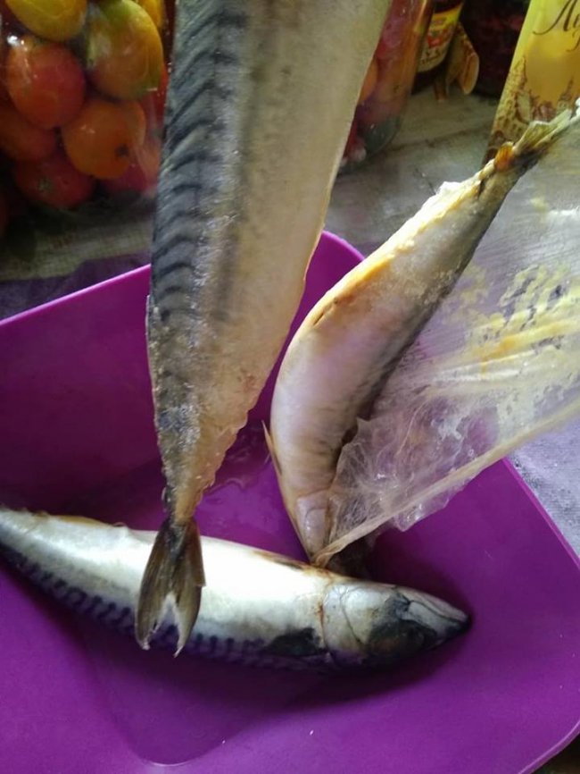 «Жах і сором»: у Володимирі в супермаркеті продали гнилу рибу. ФОТО