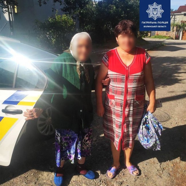 Патрульні розшукали 99-річну жінку, яка загубилася у Луцьку