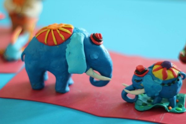 У Луцьку діти ліпили анімаційних персонажів з пластиліну. ФОТО