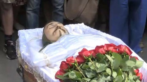 В Дніпрі прощаються з оперним співаком, який загинув у зоні АТО. ФОТО