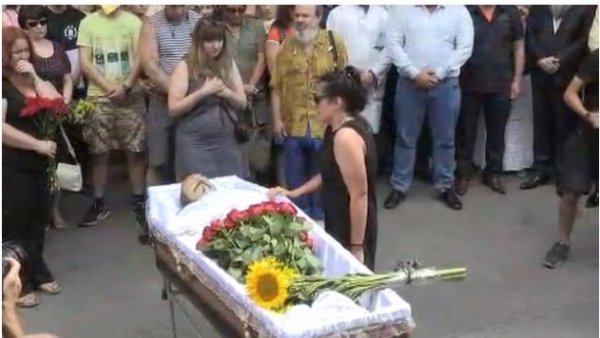В Дніпрі прощаються з оперним співаком, який загинув у зоні АТО. ФОТО