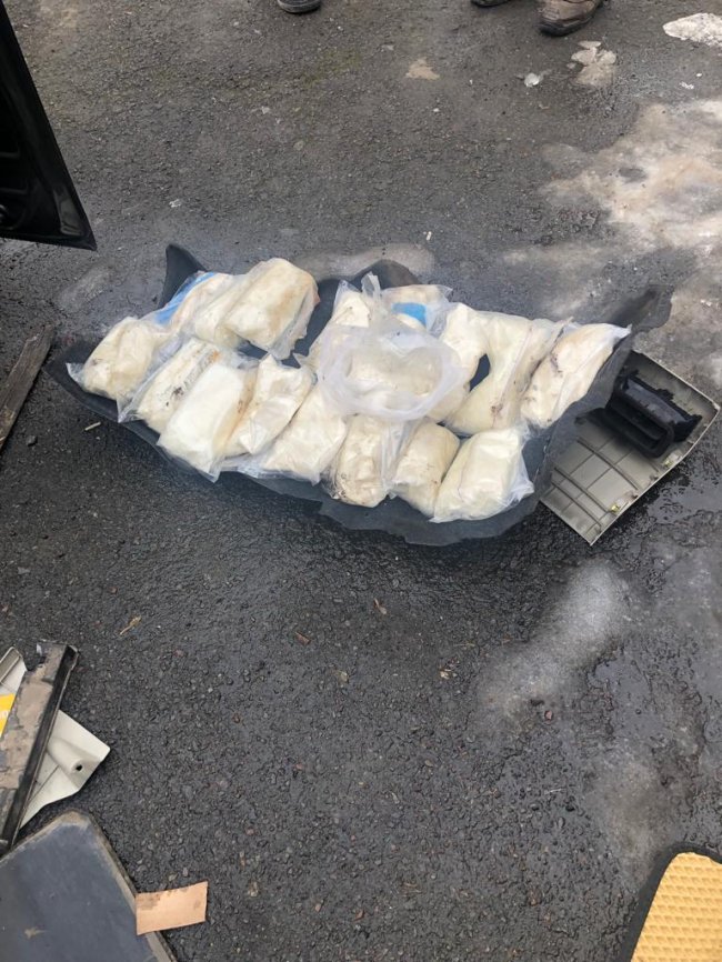 Через волинський кордон водійка намагалась провезти до Польщі 17 кілограмів наркотиків. ФОТО