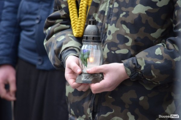 Герої не вмирають: піша хода Луцьком. ФОТО