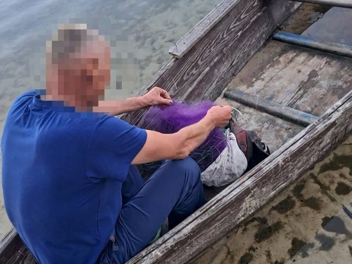 У Шацькому нацпарку спіймали чоловіка, який хотів розставляти браконьєрські сітки. ФОТО