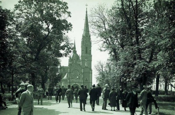 Україна у ретрофотографіях: міста, архітектура, люди. ФОТО