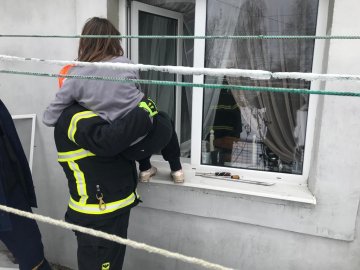 У Луцькому районі у будинку зачинилася трирічна дитина: викликали рятувальників