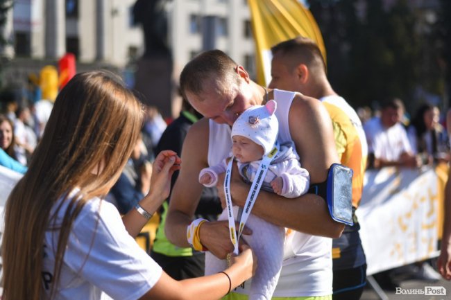 «Бойовий» настрій і віра в себе: як команда «КроШу» підкорювала шостий «Дмитрук Лучеськ Півмарафон». ФОТО*