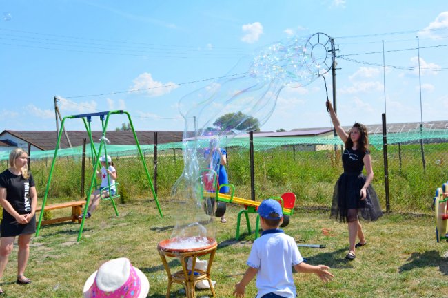 Луцькі активісти зібрали кошти на будівництво майданчика для дітей з ДЦП