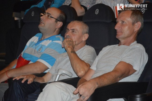 У Луцьку пенсіонерам показували сімейний фільм. ФОТО