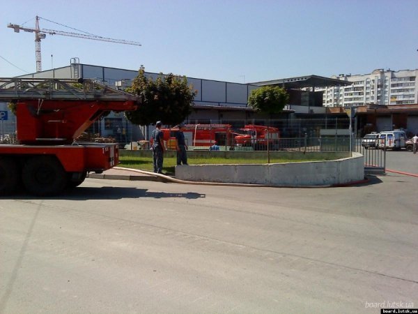 Пожежа в  гіпермаркеті «Там Там». ФОТО