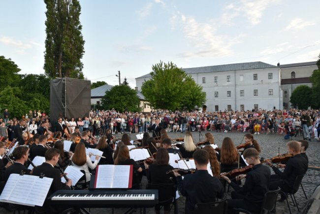 Подорож у часі: яким був третій день арт-променаду «Так звучить Луцьк». ФОТО