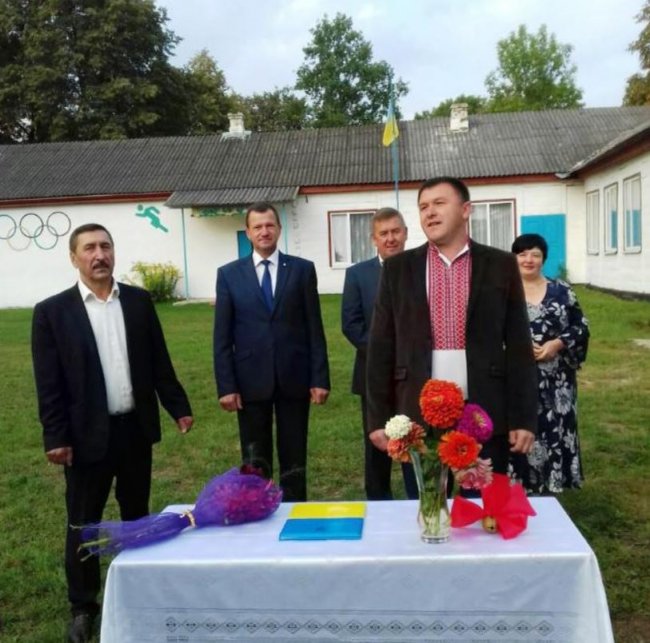 Свято першого дзвоника у Камінь-Каширському районі. ФОТО