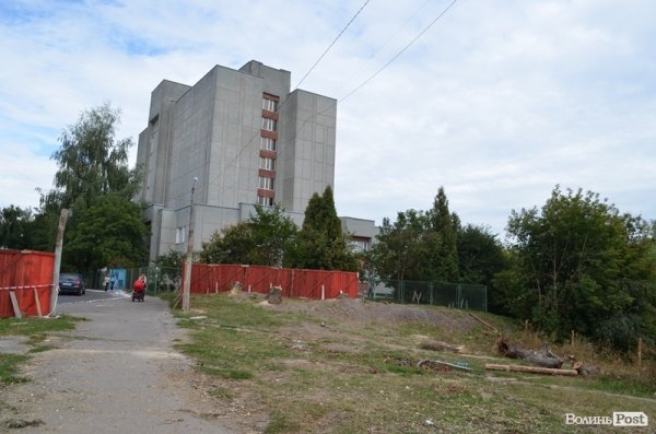 Що будують на вулиці Ветеранів у Луцьку? ФОТО