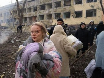 У Росії поширюють фейк про те, що пологовий у Маріуполі не працював: там нібито була база військових