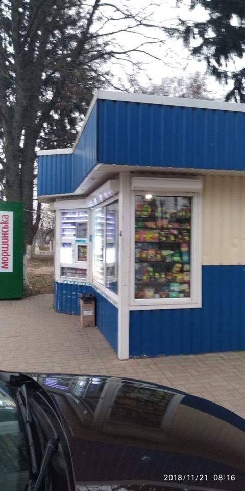 У Луцьку покарали продавця кіоску, який продавав алкоголь у заборонений час. ФОТО