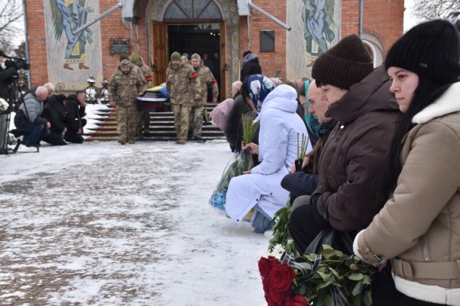 Луцька громада попрощалася з воїном Юрієм Кошулинським
