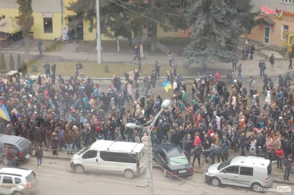 Як луцький Майдан ішов у  наступ на Волинську ОДА. ФОТО