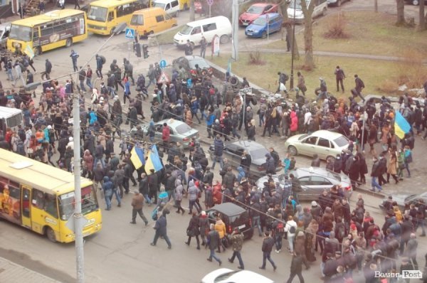 Як луцький Майдан ішов у  наступ на Волинську ОДА. ФОТО