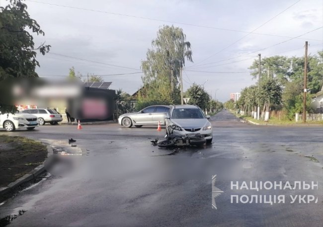 На Волині 20-річна водійка зіткнулася з мотоциклістом