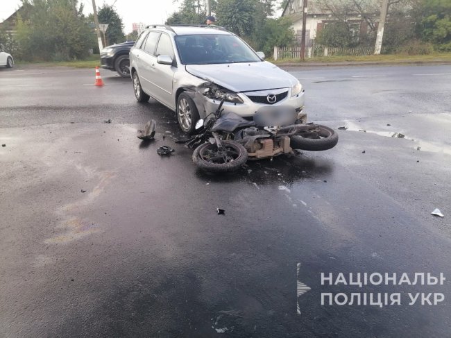На Волині 20-річна водійка зіткнулася з мотоциклістом