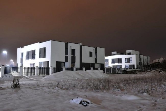 На ЖК «Оріон» встановили вечірнє освітлення*