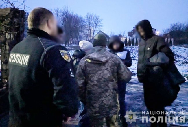 Поліція проводить понад 200 обшуків у 19 регіонах щодо незаконного перетину кордону військовозобовʼязаними 