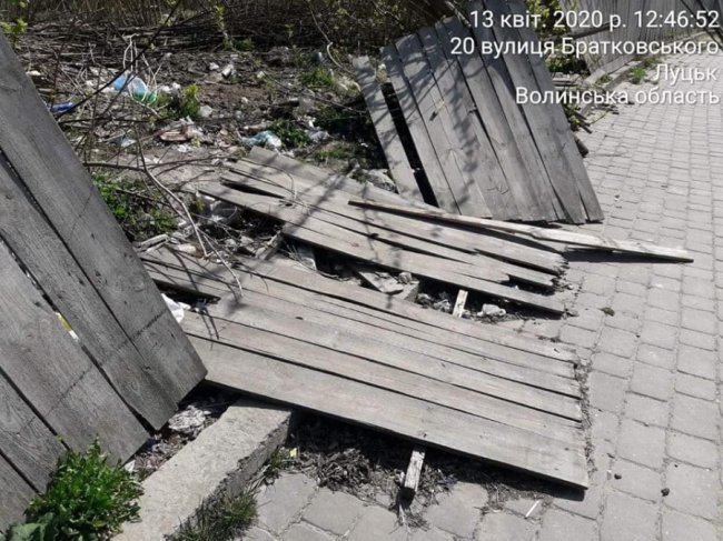 У Луцьку недобросовісний орендар загидив територію Старого міста. ФОТО