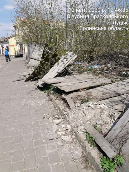 У Луцьку недобросовісний орендар загидив територію Старого міста. ФОТО