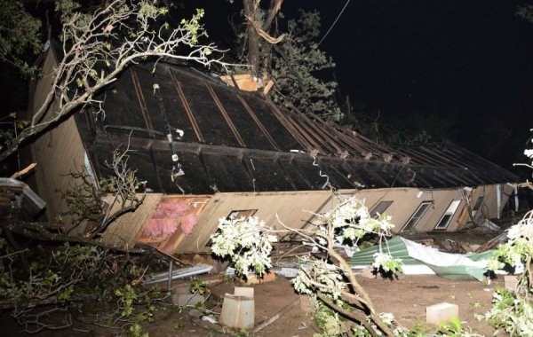 Руйнівні торнадо в США. ФОТО