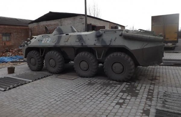 У Володимирі-Волинському ремонтують БТР-и. ФОТО