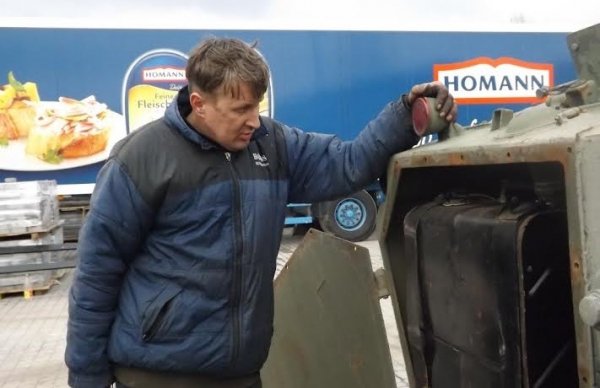 У Володимирі-Волинському ремонтують БТР-и. ФОТО