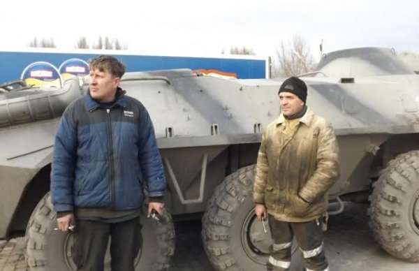 У Володимирі-Волинському ремонтують БТР-и. ФОТО