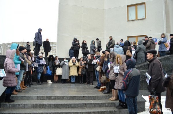 Пікет Волинської облради. ФОТО. ВІДЕО