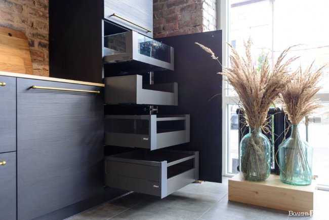 Меблі щасливих людей: волинська компанія BROSKO успішно реалізує унікальні проєкти*