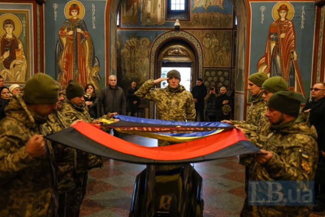 На фронті загинув сержант Андрій Романюк. Він пішов на війну добровольцем у 16 років