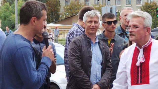 Шини і дим: у Києві мітингують через убивць Небесної Сотні