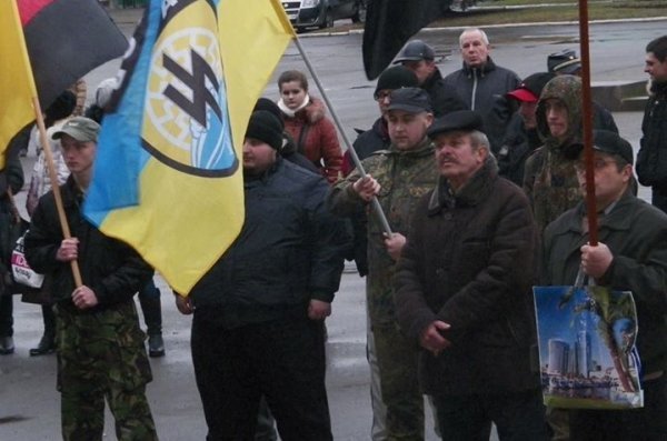 У Нововолинську - живий ланцюг. ФОТО