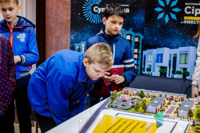 У тата на роботі: школярі побували на 3D-екскурсії «Інвестора»*