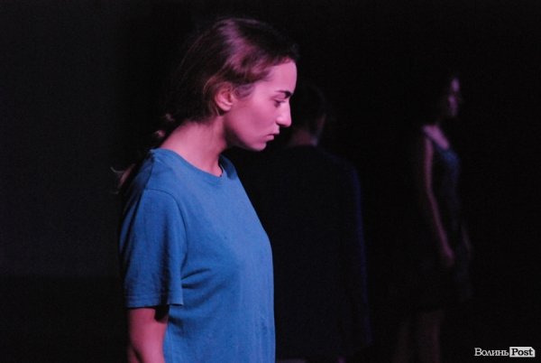 У Луцьку «Нова лінія» та спортзал стали театрами. ФОТО. ВІДЕО