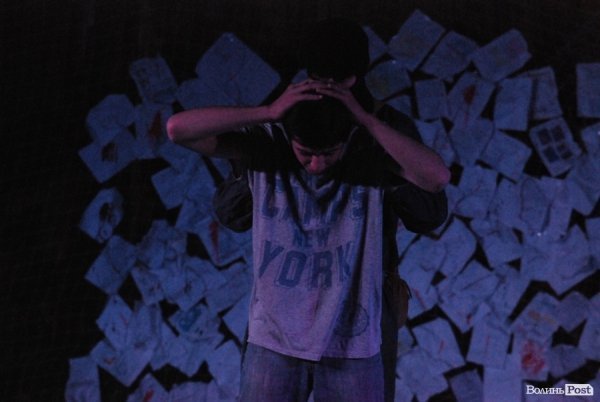 У Луцьку «Нова лінія» та спортзал стали театрами. ФОТО. ВІДЕО