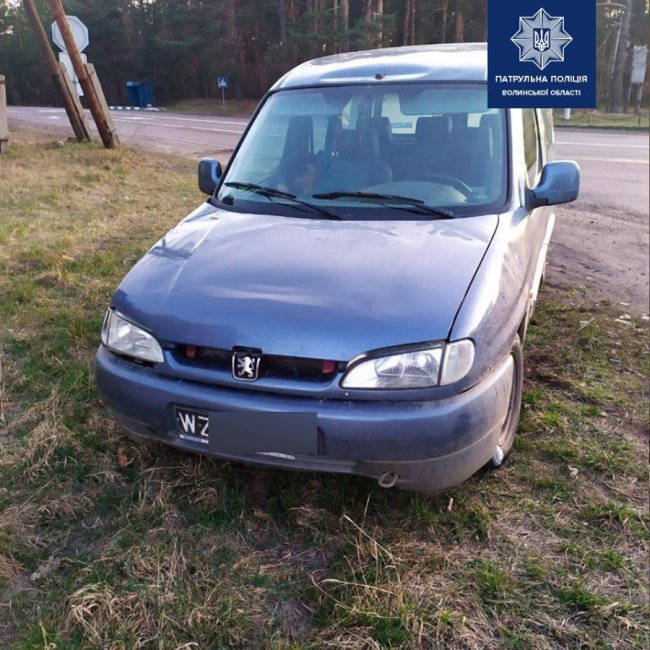 На Волині п'яний водій за 50 доларів намагався відкупитись від поліцейських