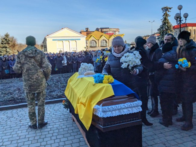 У Ковелі попрощалися з двома Героями Олександром Сілівончиком та Павлом Ромашуком