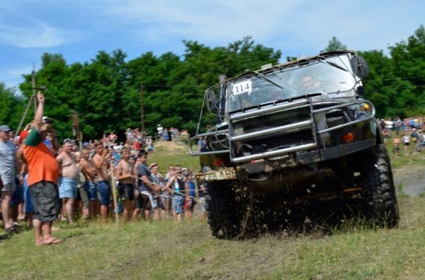 Волиняни в Хрінниках змагалися на позашляховиках. ФОТО