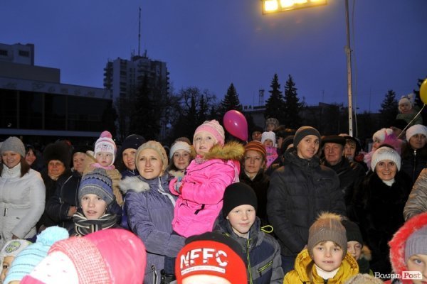 У Луцьку засяяла головна ялинка